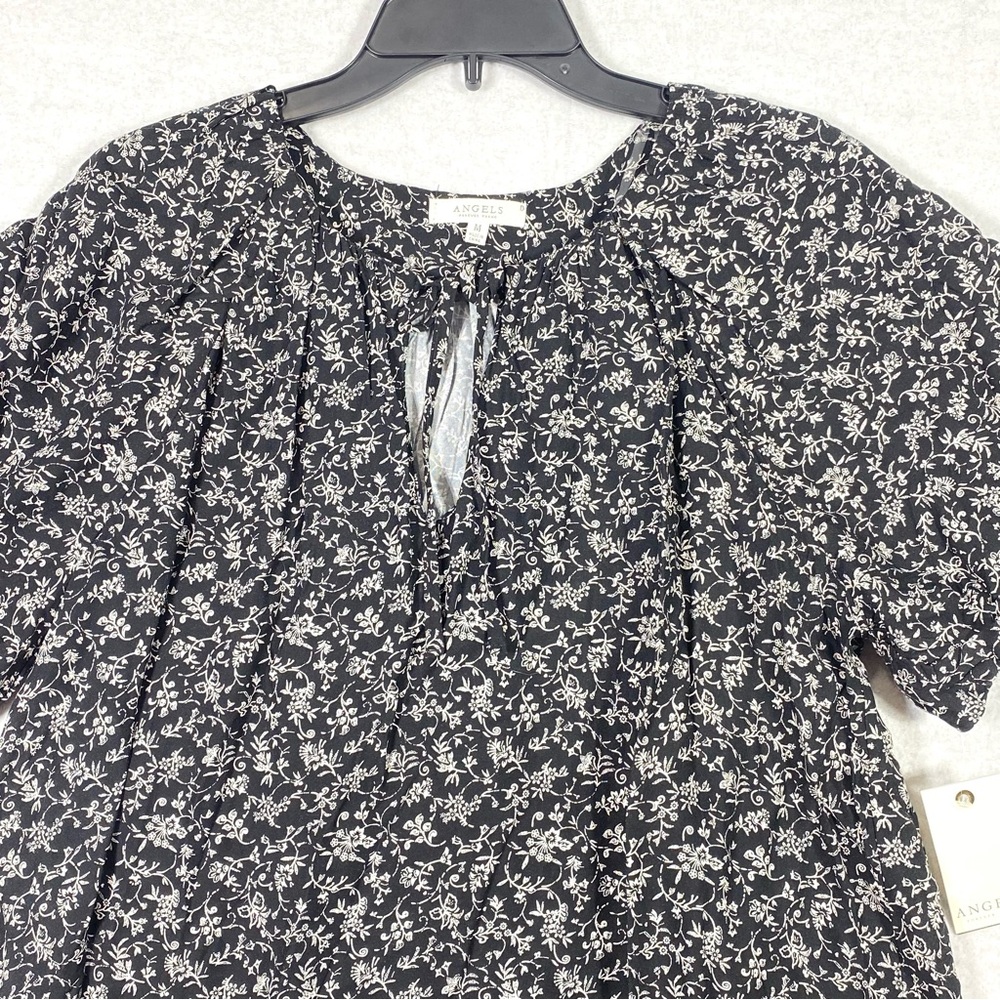Angels Boho Floral Blouse Women's M Black White Short Flutter Sleeve Flowy NWT - Picture 2 of 12